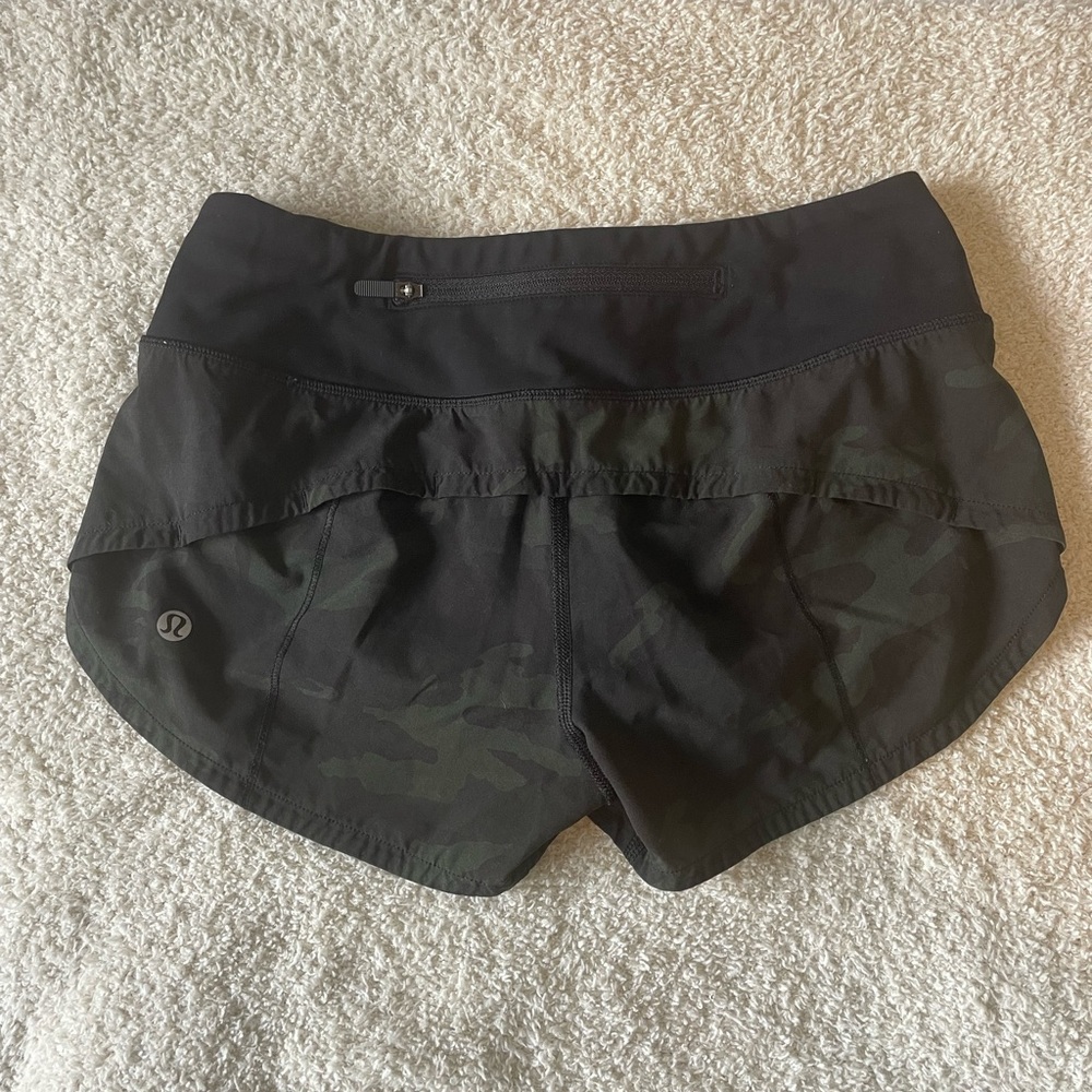 Lululemon “speed up” short